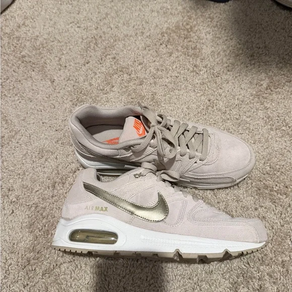 Women’s Nike Aur Max Command - Picture 4 of 7